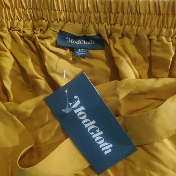 yellow skirt - Picture 2 of 4